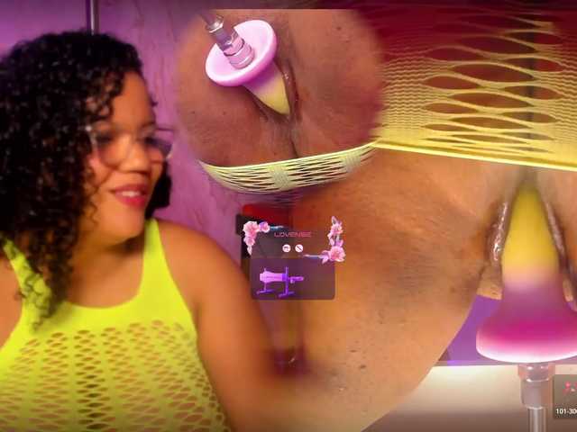 MhiaRey live cam on BongaCams