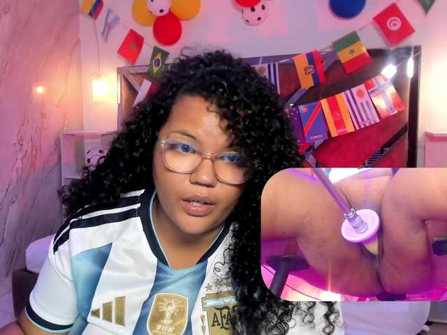 MhiaRey live cam on BongaCams