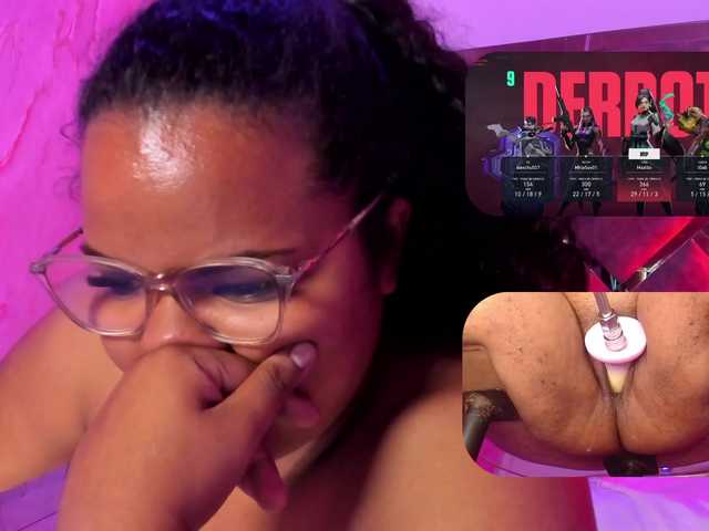 MhiaRey live webcam show