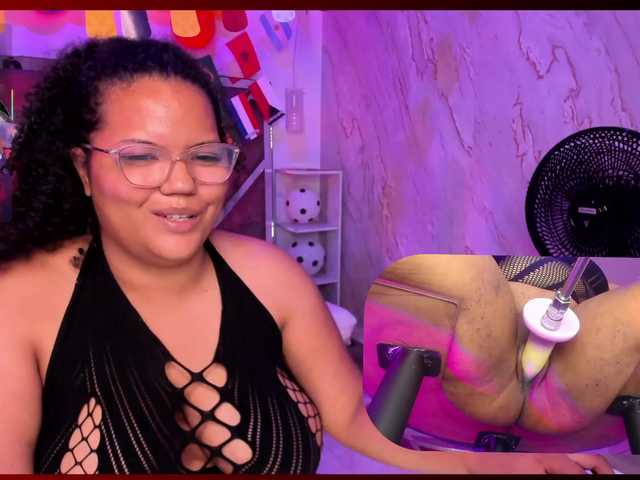 MhiaRey live cam on BongaCams