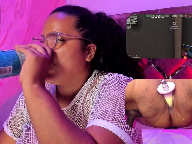MhiaRey live cam on BongaCams