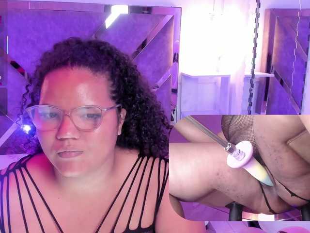 MhiaRey live cam on BongaCams
