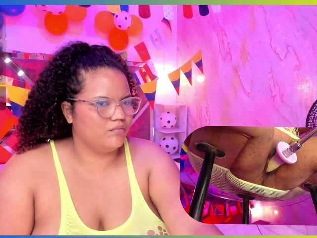 MhiaRey live cam on BongaCams
