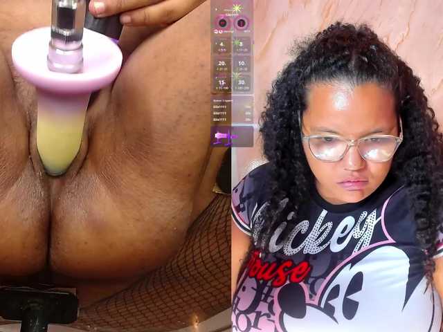MhiaRey live cam on BongaCams