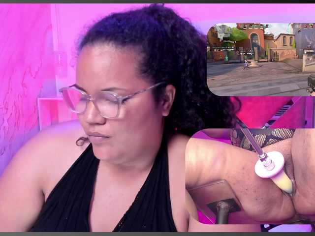 MhiaRey live cam on BongaCams