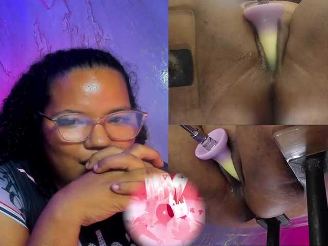 MhiaRey live cam on BongaCams