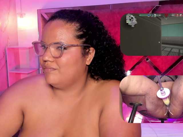 MhiaRey live cam on BongaCams