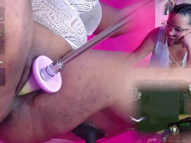 MhiaRey live cam on BongaCams
