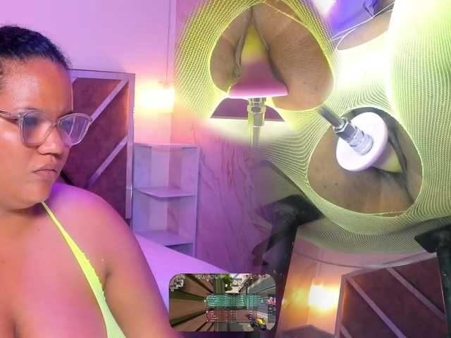 MhiaRey live cam on BongaCams