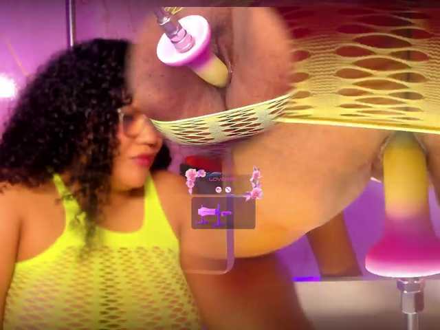 MhiaRey live cam on BongaCams