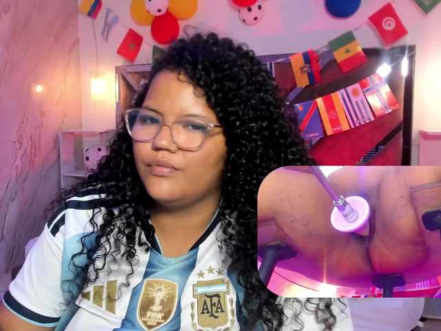 MhiaRey live cam on BongaCams