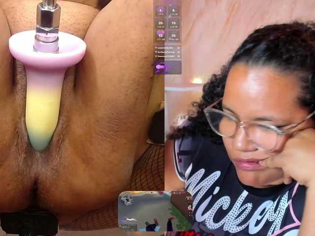 MhiaRey live cam on BongaCams