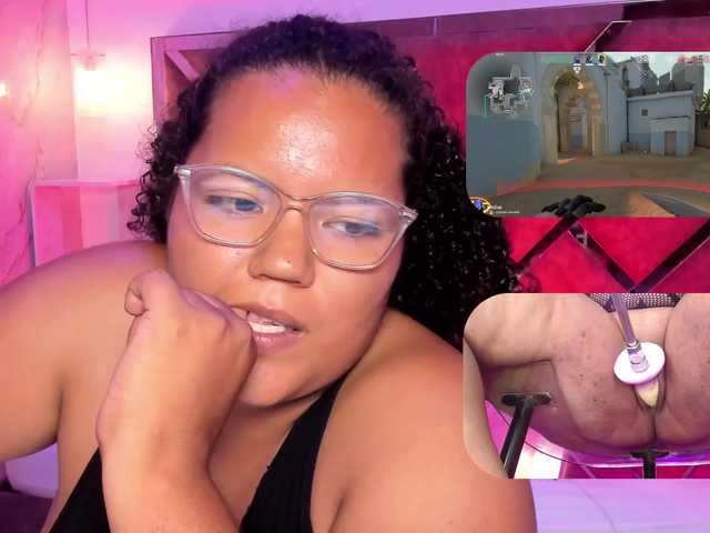 MhiaRey live cam on BongaCams