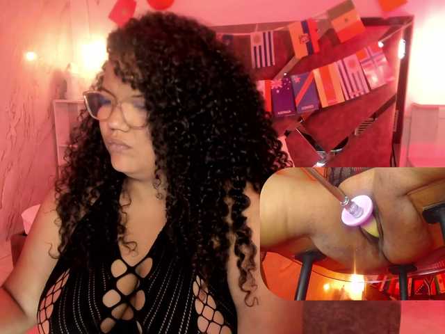 MhiaRey live cam on BongaCams