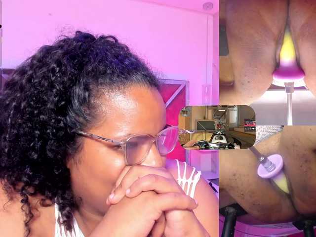 MhiaRey live cam on BongaCams