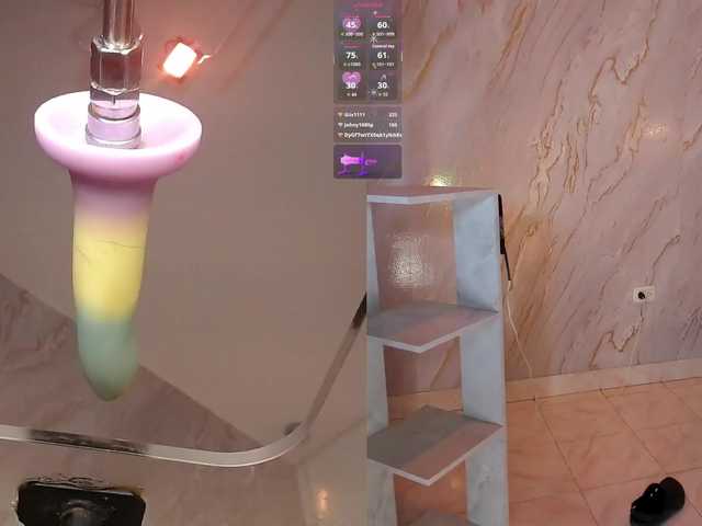 MhiaRey live cam on BongaCams