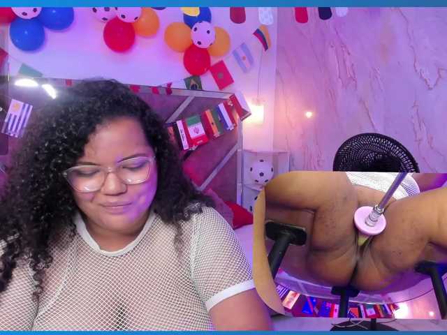 MhiaRey live cam on BongaCams
