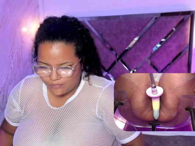 MhiaRey Live Webcam on BongaCams