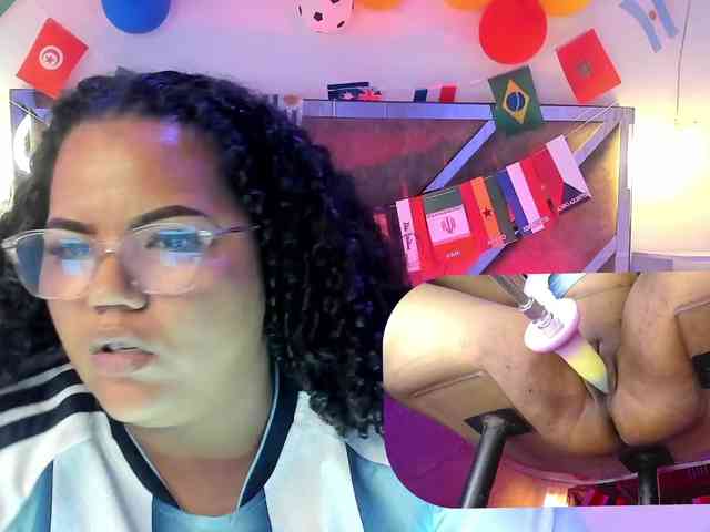 MhiaRey webcam