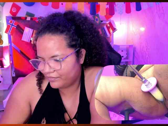 MhiaRey webcam
