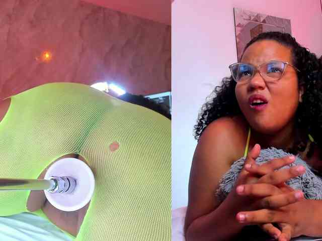 MhiaRey webcam