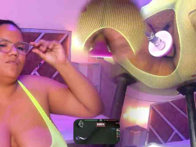 MhiaRey webcam