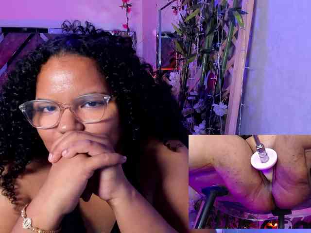 MhiaRey webcam