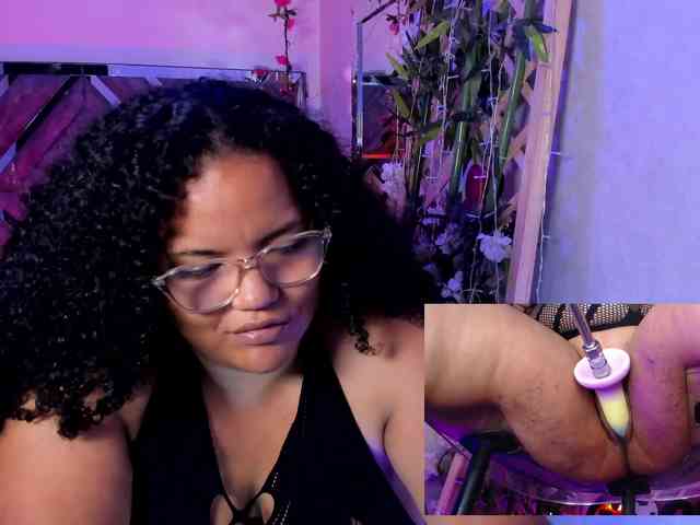 MhiaRey webcam