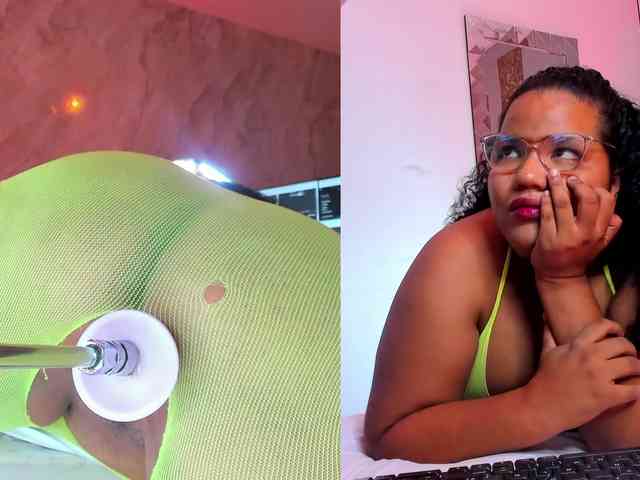MhiaRey webcam