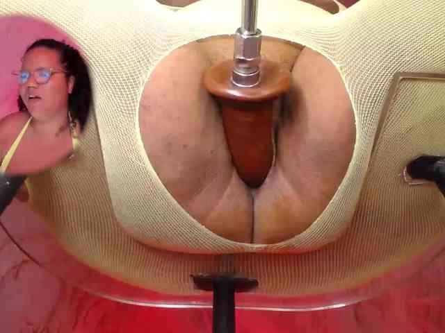 MhiaRey webcam