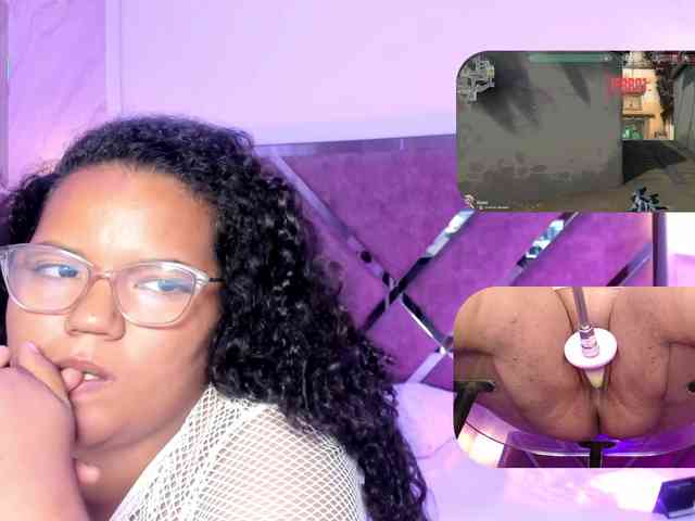 MhiaRey Live Webcam on BongaCams