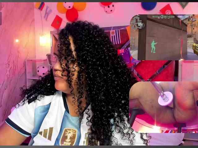 MhiaRey webcam