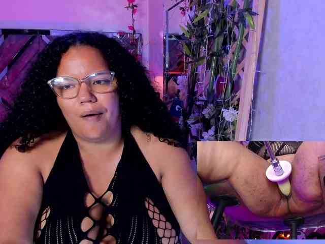 MhiaRey webcam