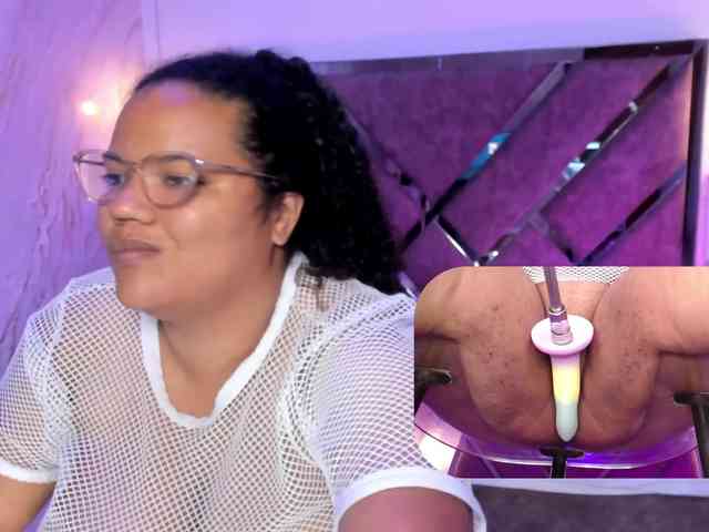 MhiaRey webcam