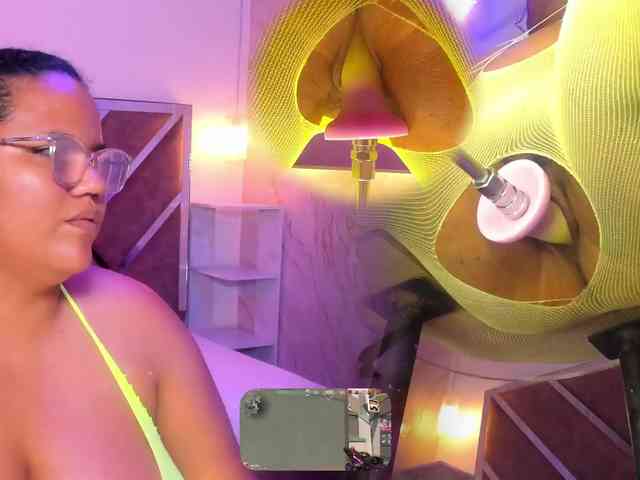 MhiaRey webcam