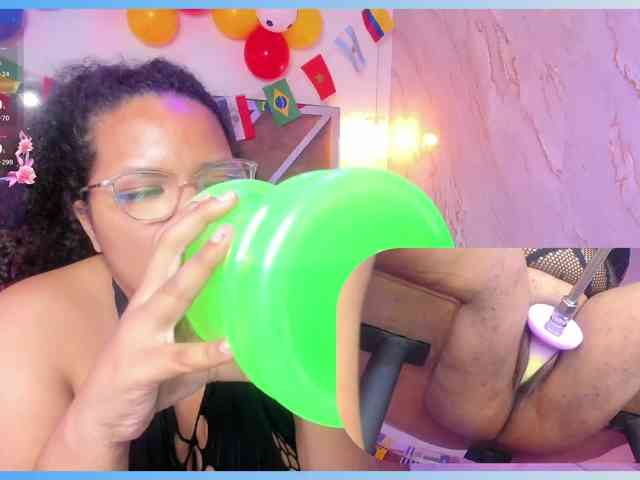 MhiaRey webcam