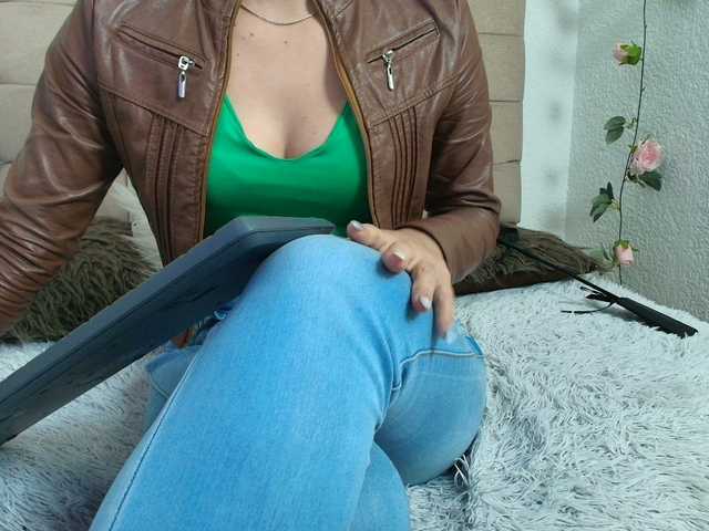 merlinaa-adams live cam on BongaCams