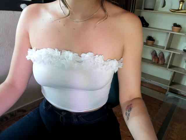 merlinaa-adams webcam