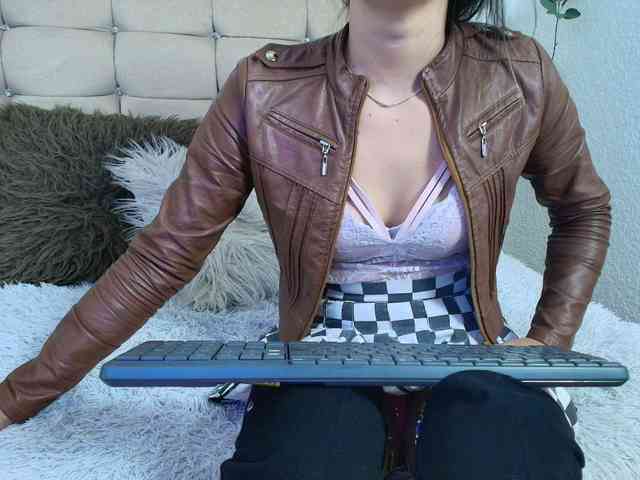 merlinaa-adams Live Webcam on BongaCams