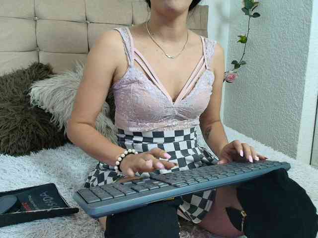 merlinaa-adams webcam
