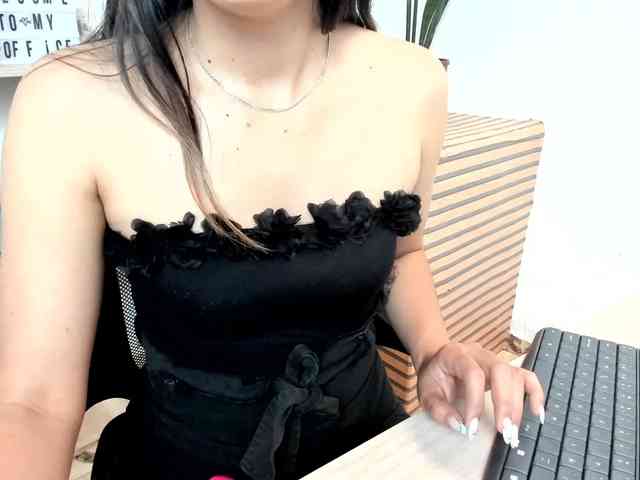 merlinaa-adams webcam