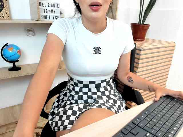 merlinaa-adams webcam