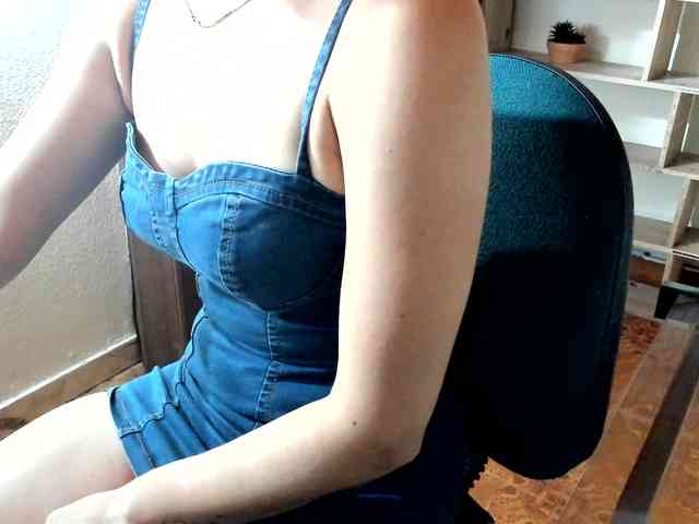 merlinaa-adams webcam