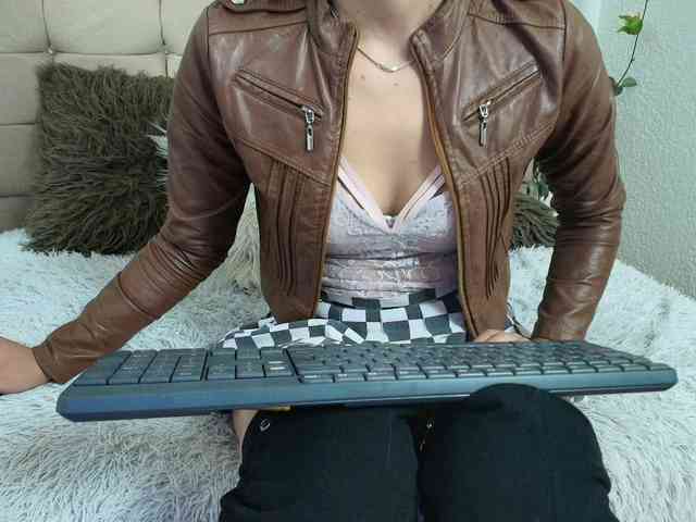 merlinaa-adams webcam