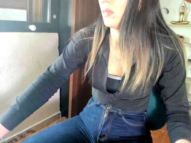 merlinaa-adams webcam