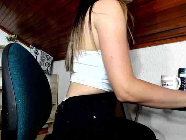 merlinaa-adams webcam