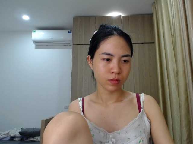le modèle AsiaSweet91 est en webcam porno dans un show sur le site bongacams, il possède les tags suivants: Asian,Brunette,Trimmed