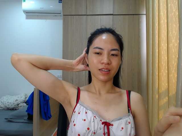 le modèle AsiaSweet91 est en webcam porno dans un show sur le site bongacams, il possède les tags suivants: Asian,Brunette,Trimmed