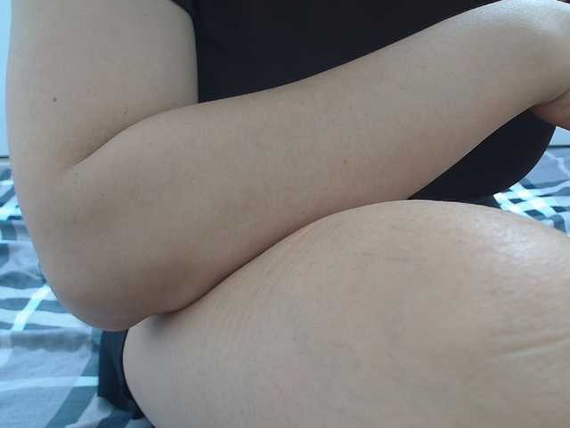 ElenaSex90 live cam on BongaCams