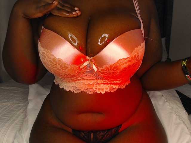 sexy-chocco live cam on BongaCams
